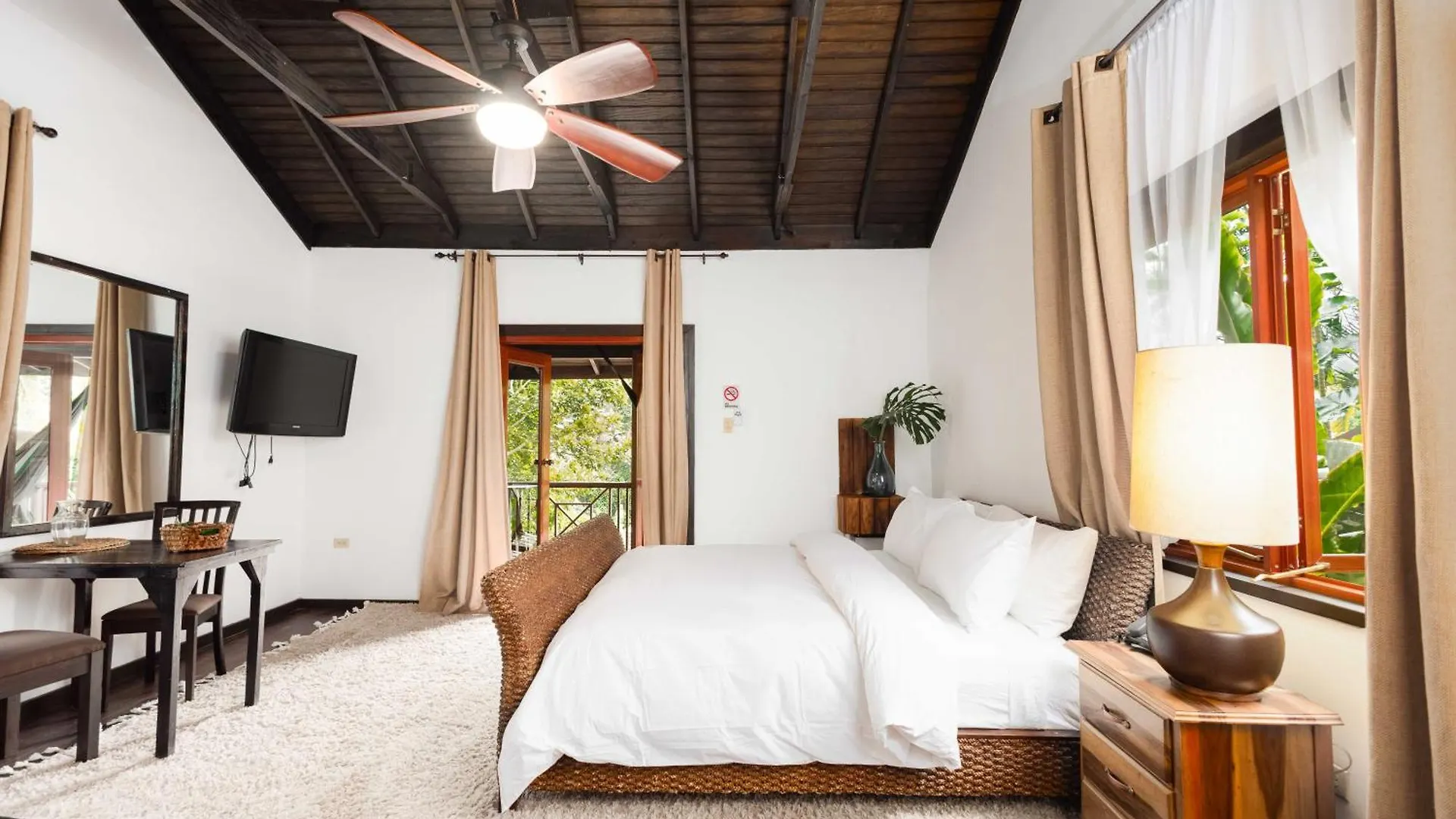 Hotel Serendipity Holistic Resort Spa Kingston
