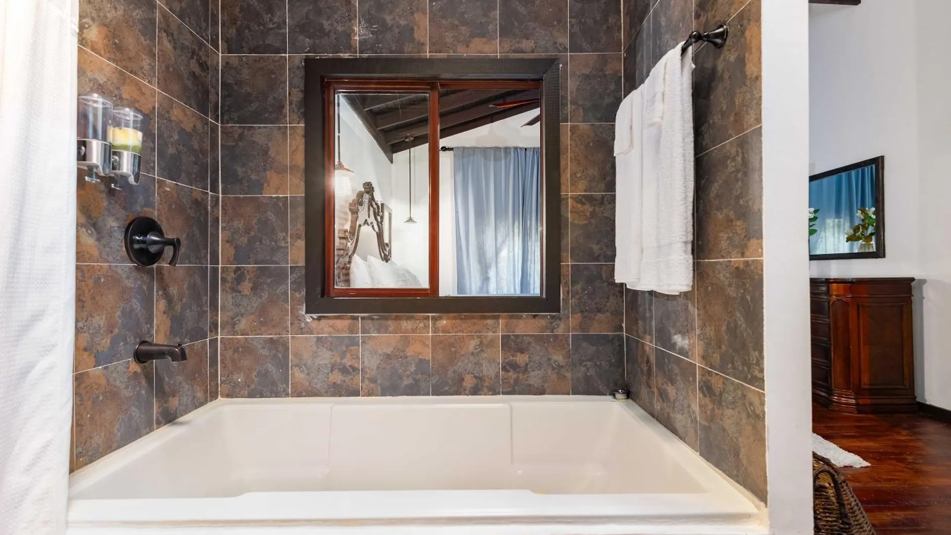 Serendipity Holistic Resort Spa Kingston