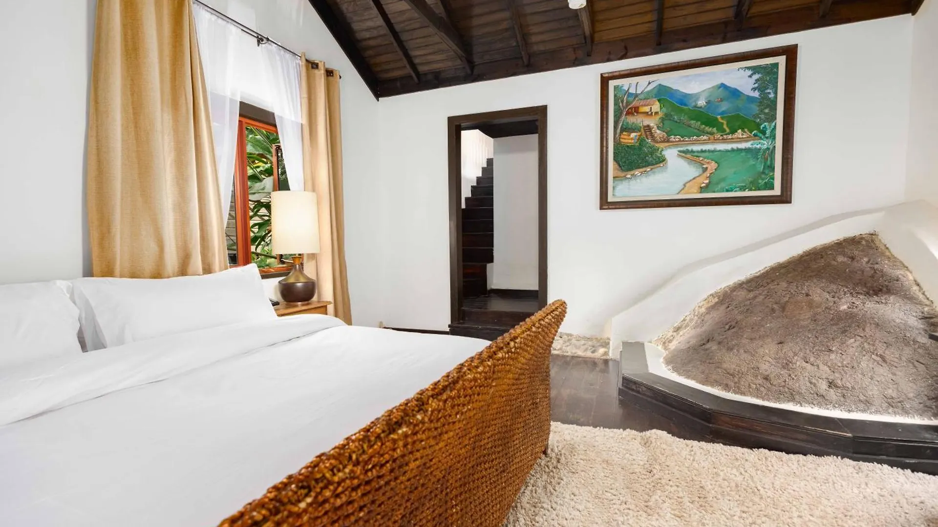 Serendipity Holistic Resort Spa Kingston 4*,